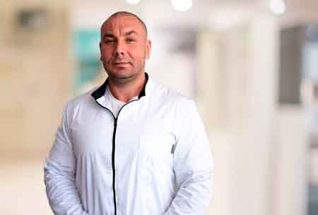 Врач в белом халате